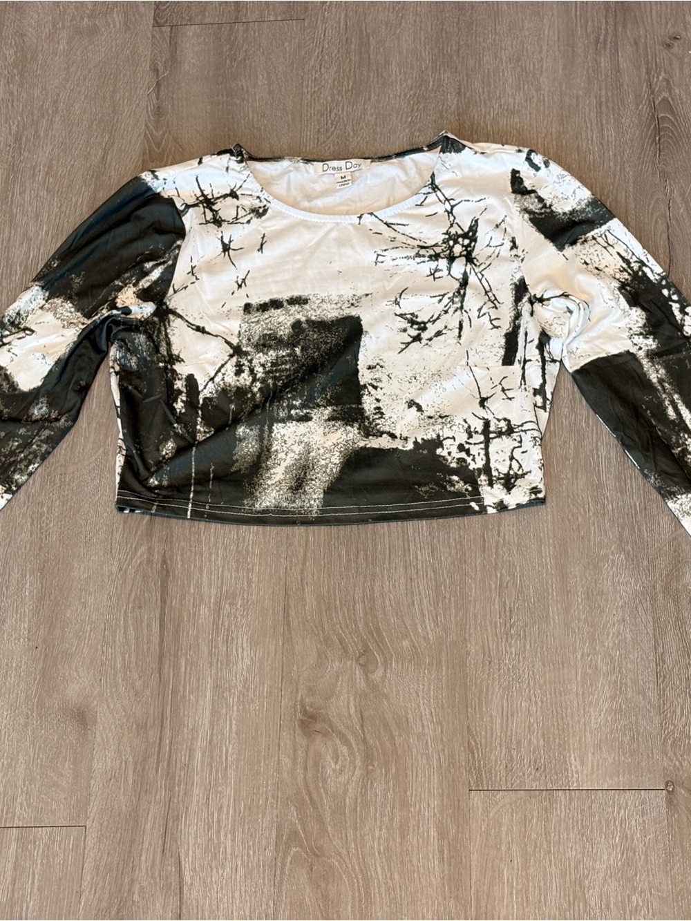 Dress Day Black & White Abstract Long-Sleeve Crop Top